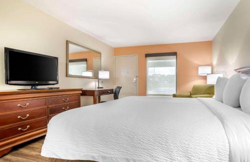 Kreole Cabin | Econo Lodge Moss Point - Pascagoula