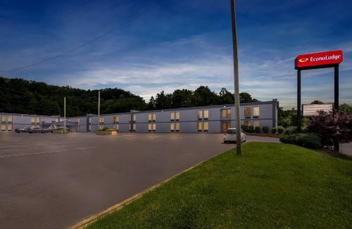 Bradley Cabin | Econo Lodge Mt Hope - Beckley