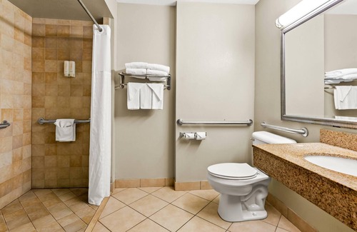 Bradley Hotel | Econo Lodge Mt. Hope - Beckley