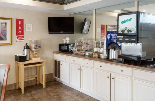 Hopewell Hotel | Econo Lodge Near Fort Gregg-Adams I-295