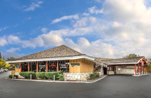 Old Southwest Cabin | Econo Lodge Near Reno-Sparks Convention Center