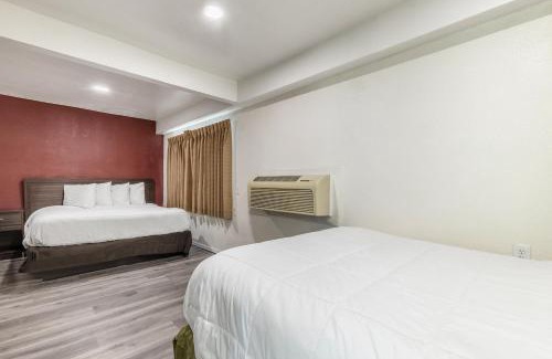 Needles Cabin | Econo Lodge Needles