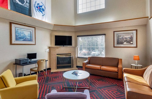 Briargate Hotel | Econo Lodge North Academy
