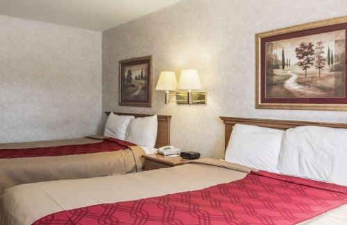 Renner Cabin | Econo Lodge North