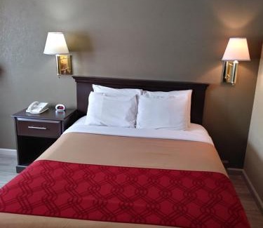 Renner Cabin | Econo Lodge North