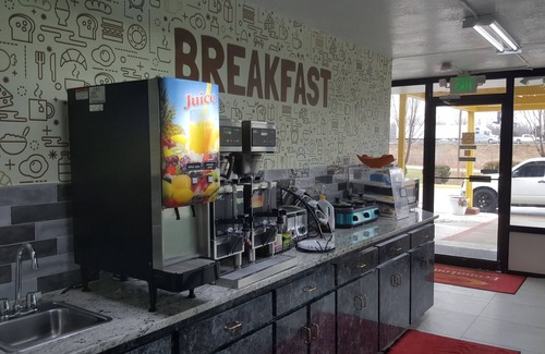 Oak Grove Hotel | Econo Lodge Oak Grove-Blue Springs