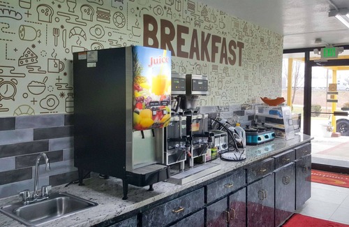 Oak Grove Hotel | Econo Lodge Oak Grove-Blue Springs