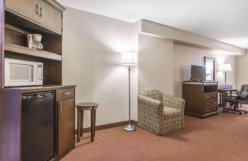 Orillia Hotel | Econo Lodge Orillia