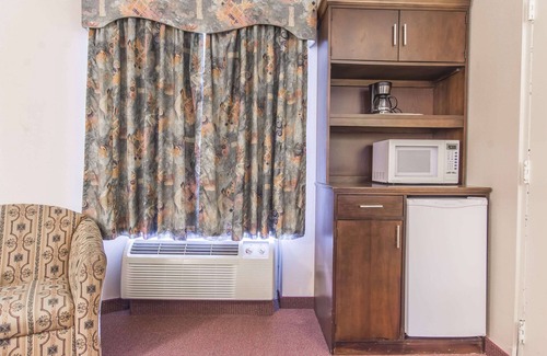 Orillia Hotel | Econo Lodge Orillia