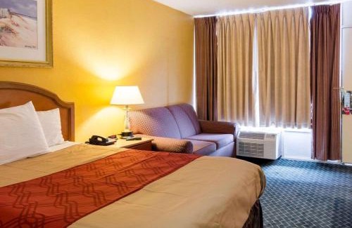Petersburg Cabin | Econo Lodge Petersburg - Fort Lee