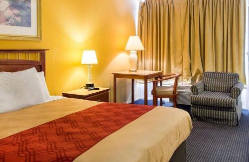 Petersburg Cabin | Econo Lodge Petersburg - Fort Lee