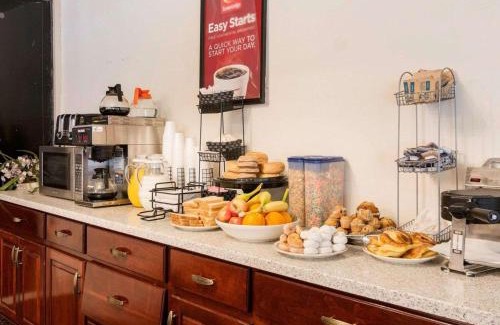 Petersburg Cabin | Econo Lodge Petersburg - Fort Lee