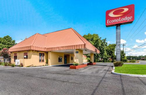 Pocomoke City Cabin | Econo Lodge Pocomoke City Hwy 13