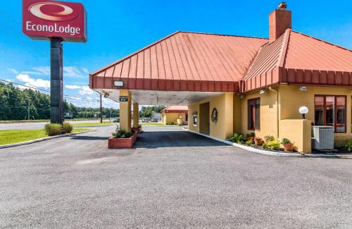 Pocomoke City Cabin | Econo Lodge Pocomoke City Hwy 13