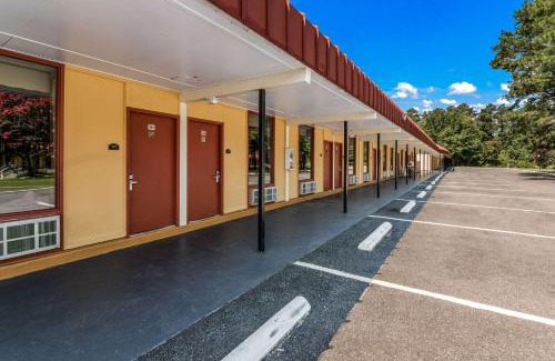 Pocomoke City Cabin | Econo Lodge Pocomoke City Hwy 13