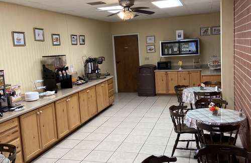 Salina Hotel | Econo Lodge Salina Scenic Route 89 & I-70