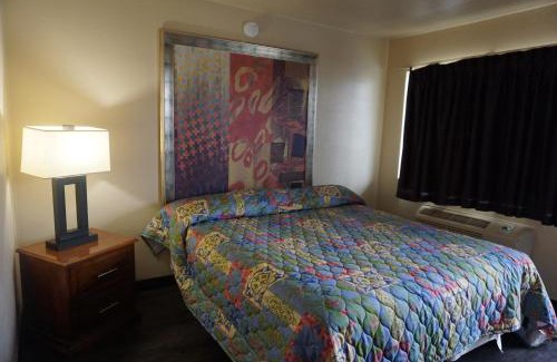 North San Antonio - SAT Cabin | Econo Lodge San Antonio Northeast I-35