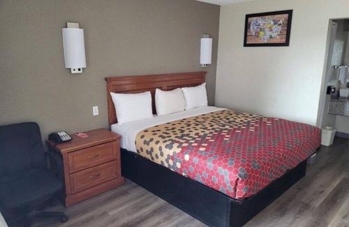 Temple Hotel | Econo Lodge Temple