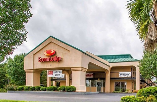 Troy Hotel | Econo Lodge Troy