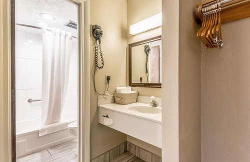 Berea Hotel | Econo Lodge