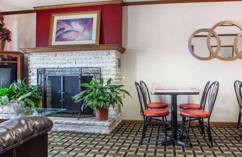 Cameron Cabin | Econo Lodge