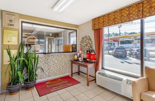 Creedmoor Cabin | Econo Lodge