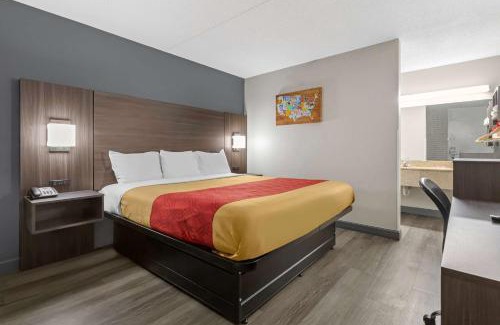 Creedmoor Cabin | Econo Lodge