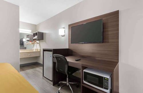 Creedmoor Hotel | Econo Lodge