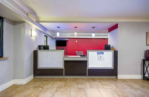 Del City Hotel | Econo Lodge