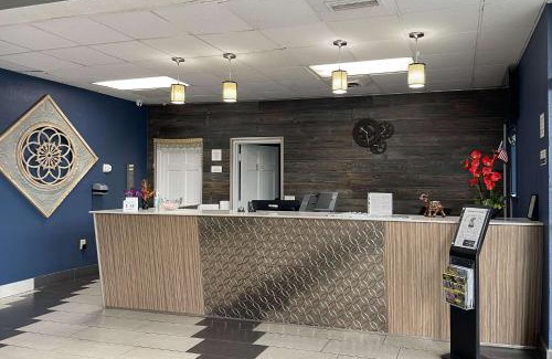 Forest City Cabin | Econo Lodge