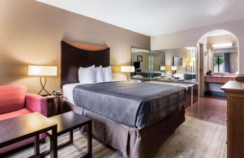 Gainesville Hotel | Econo Lodge