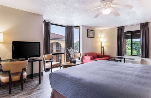 Gainesville Hotel | Econo Lodge