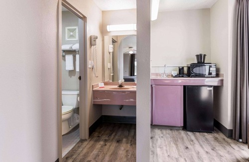 Gainesville Hotel | Econo Lodge