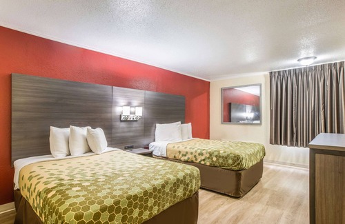 Garden City Hotel | Econo Lodge