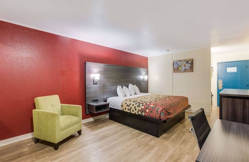 Garden City Hotel | Econo Lodge