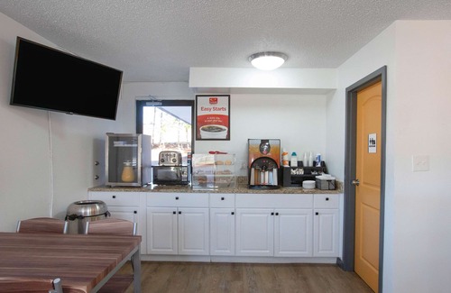 Lithonia Hotel | Econo Lodge