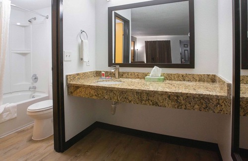 Lithonia Hotel | Econo Lodge