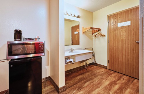 Maquoketa Hotel | Econo Lodge