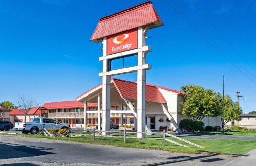 Miles City Cabin | Econo Lodge