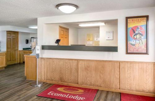 Miles City Cabin | Econo Lodge