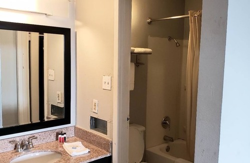 Mineral Wells Hotel | Econo Lodge