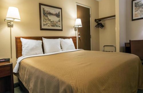 Princeton Cabin | Econo Lodge