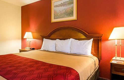Mosby Cabin | Econo Lodge