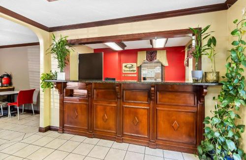 Russellville Cabin | Econo Lodge