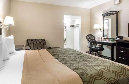 West Haven Cabin | Econo Lodge