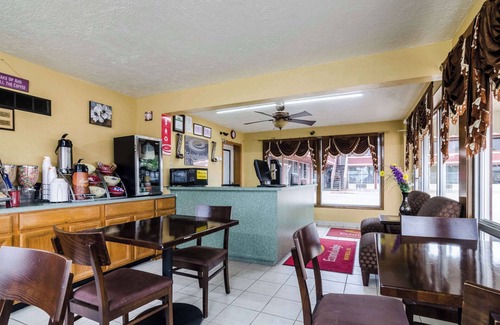 Winfield Hotel | Econo Lodge