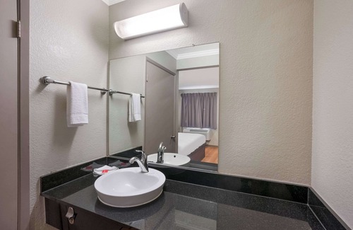 Vallejo Hotel | Econo Lodge Vallejo Fairgrounds