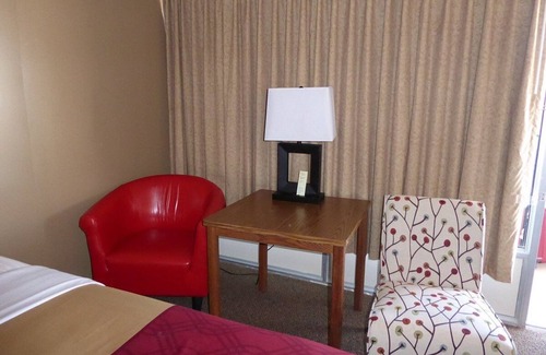 Pinnacles Entrance Badlands Hotel | Econo Lodge Wall