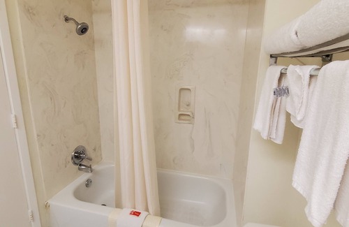 Weatherford Hotel | Econo Lodge Weatherford