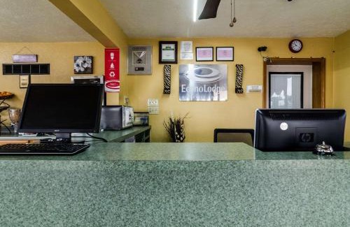 Winfield Cabin | Econo Lodge Winfield